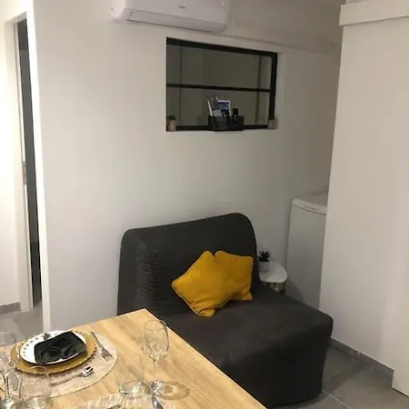 Apartament T2 Situe Au Centre De
